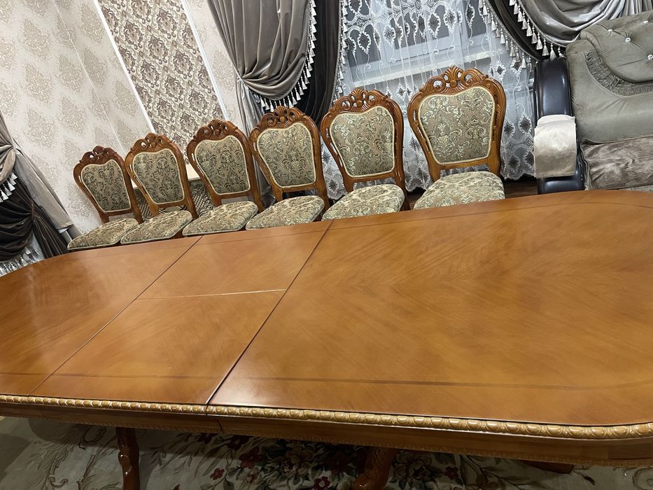 Стол и стулья для гостиной Малайзия