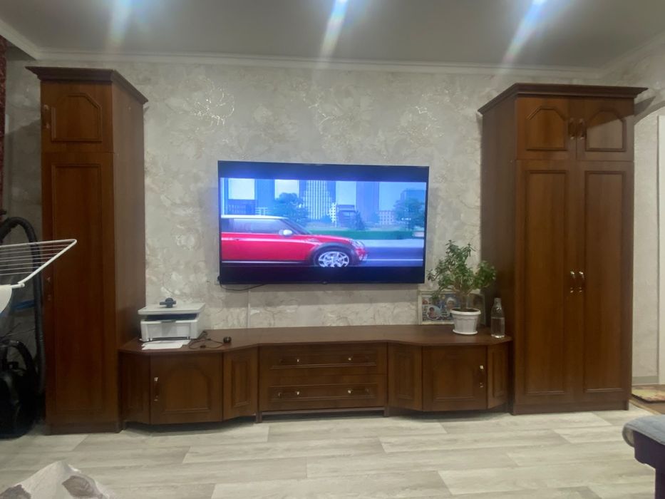 Продам в гостиную горку