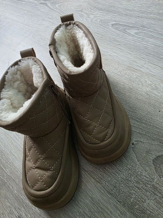 Продам детские угги