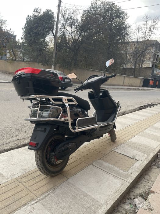 Skutr limuzin sotiladi