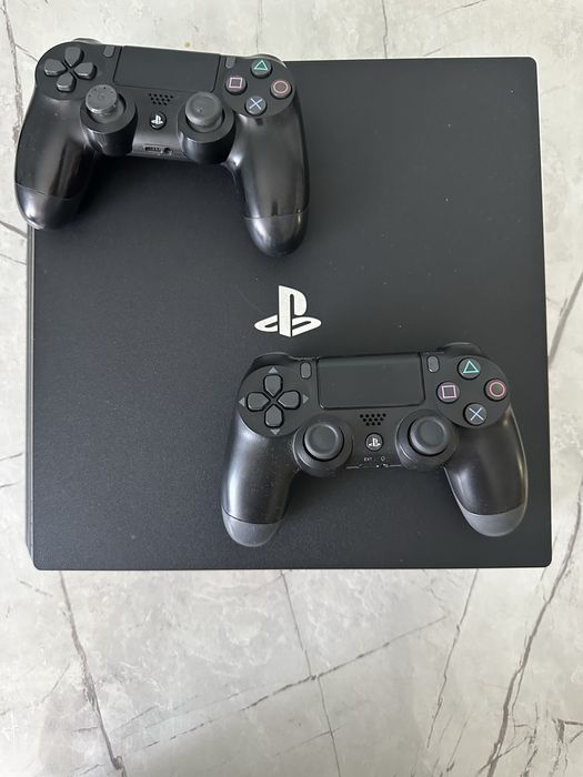 Sony PlayStation 4 Pro 1TB в отличном состоянии