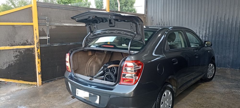 Продам свой кобальт механика сентябрь 2020 года выпуска,пробег 31000