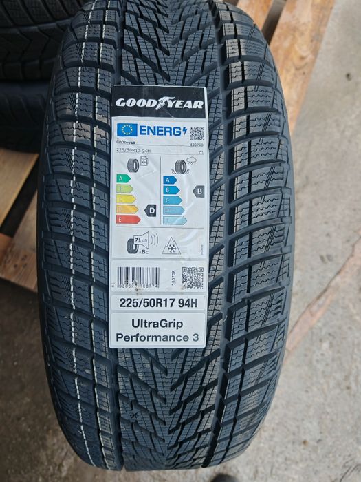 vand anvelope de iarna Goodyear 225/50x17 model UG performance 3