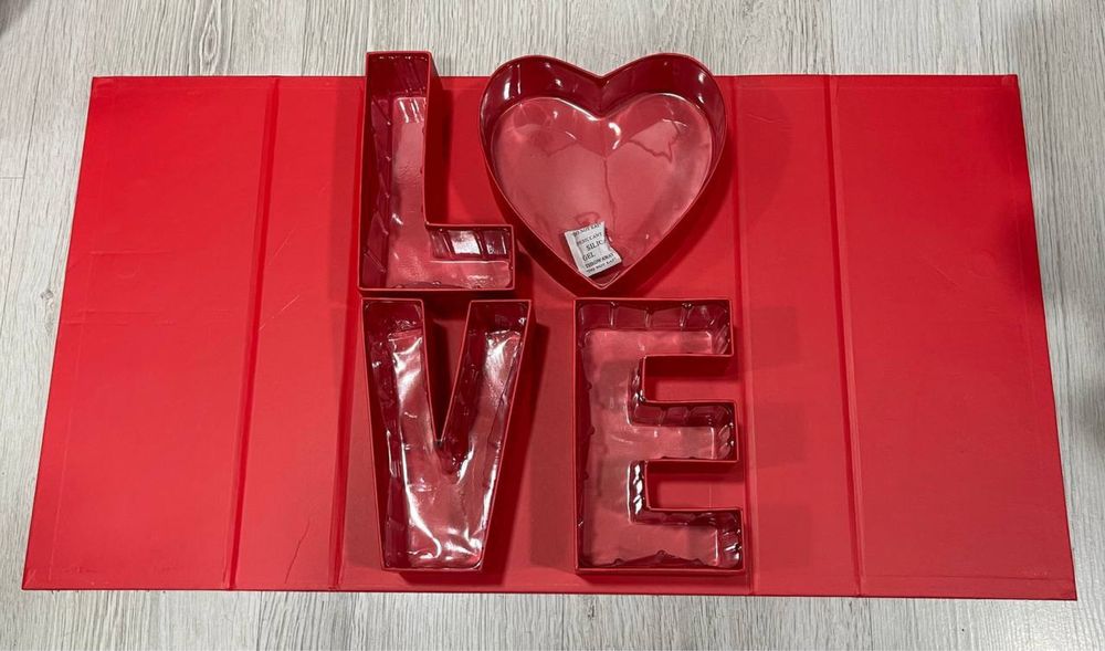 Коробки для шоколада и клубник