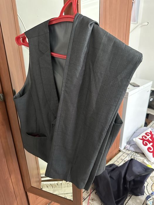 Продам мужской костюм