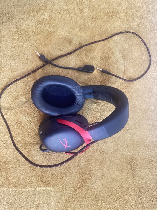 Casti HyperX Cloud III