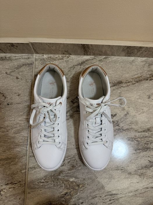Нови бели обувки снимърси Beverly Hills Polo Club