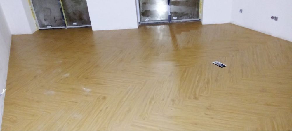 Настил  линолеума, ламината, ковролина релен