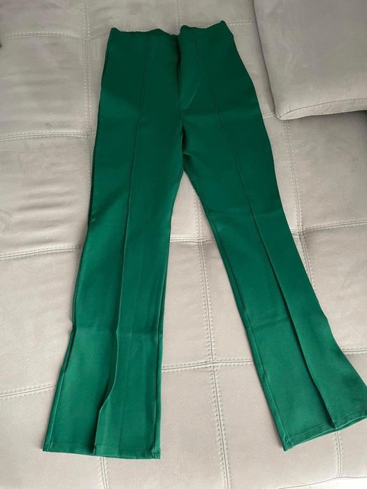 Pantaloni evazati verzi