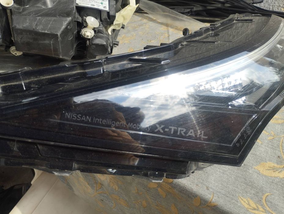Десен фар фарове Nissan X-trail 2023 desen far farove Нисан х треил 23