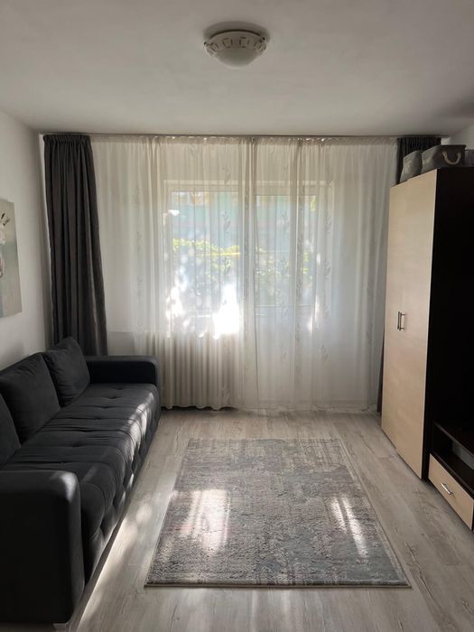 Vand apartament 0722844357 ( baie ,bucatarie ,cămară ,sufragerie si 2 dormitoare la parter, semidecomndat cu supra.utila  de 44 m2. Pret  negociabil