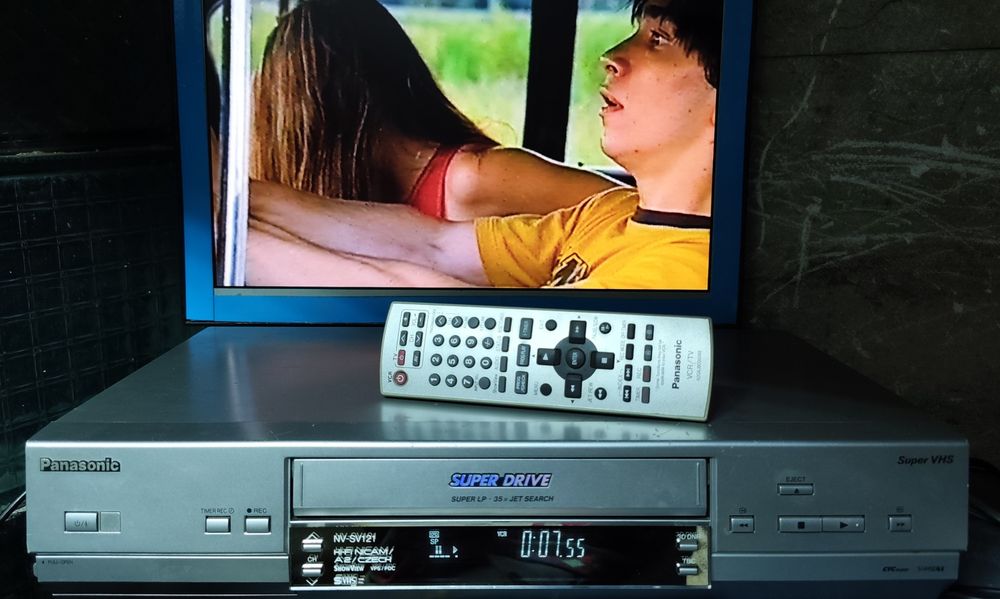 Super VHS - HI-FI STEREO  видеомагнитофон