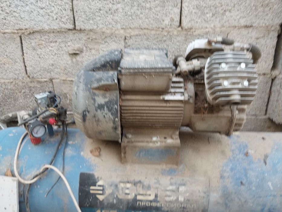 Воздушный компрессор