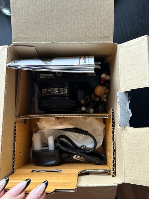 Sony A5100 ILCE-5100L + 16-50mm OSS E-mount APS-C WiFi