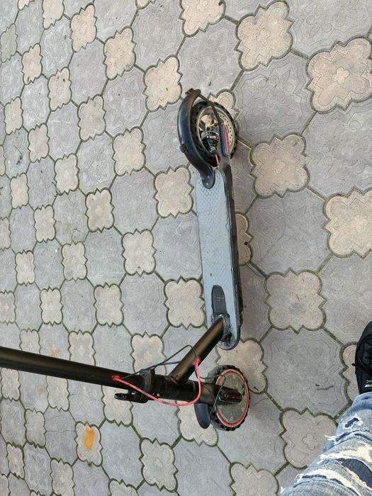 Trotineta electrica de reparat sau pentru piese