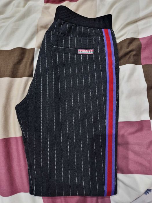 Детски панталон с кант