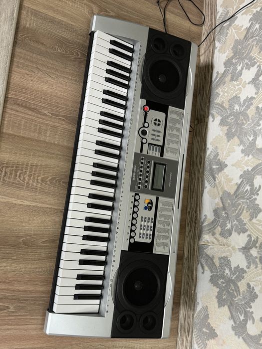 Электронное пианино, 61 клавиша