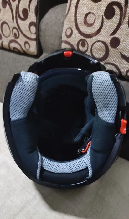 Продам шлем. В хорошем состоянии.