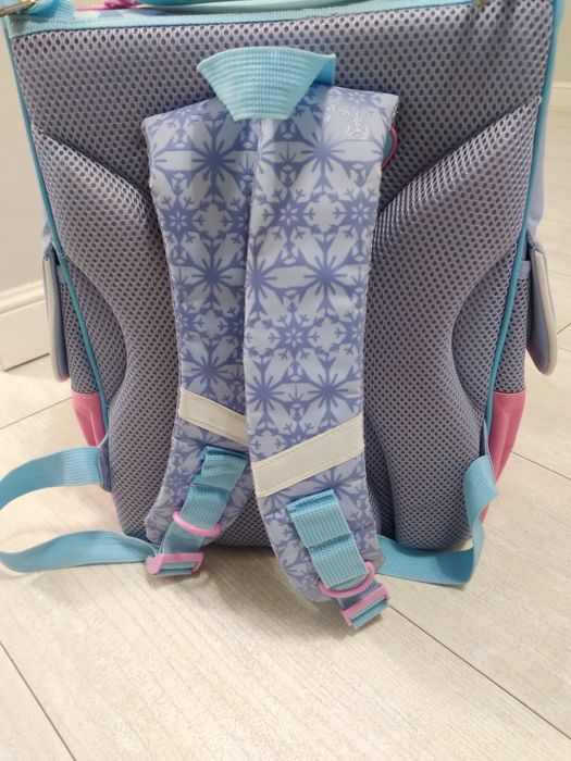 Продам рюкзак школьный