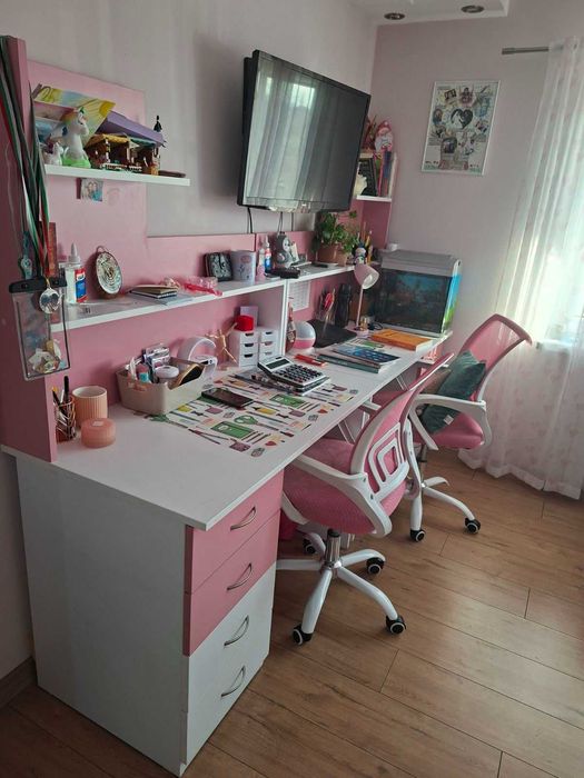 Поръчково обзавеждане за момичешка детска стая, с тайно скривалище
