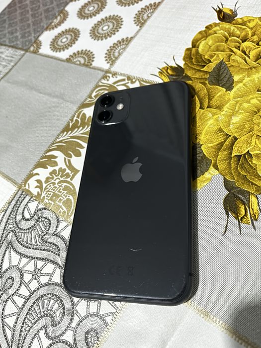 iPhone 11 • 64GB • 75% Sanatate Baterie