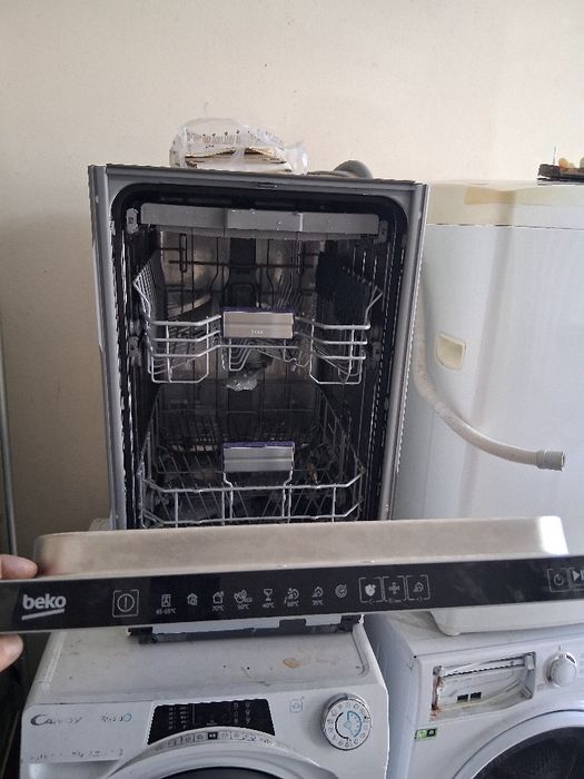 Vând mașină de spălat vase Beko nouă