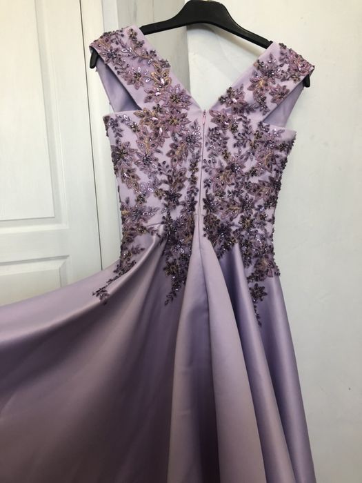 Продаю платье сиреневого цвета