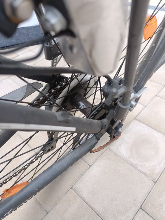 Bicicleta aluminiu passat roti 28 foarte usoara schimbatoare shimano  frane hidraulice tektro draco lichid disc trekking dinam in butuc