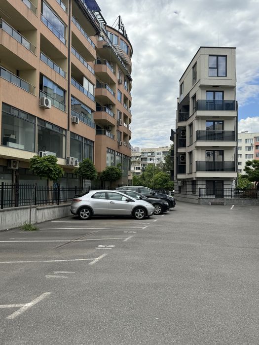Паркомясто Под Наем до Olives City Hotel бул. Г.М Димитров