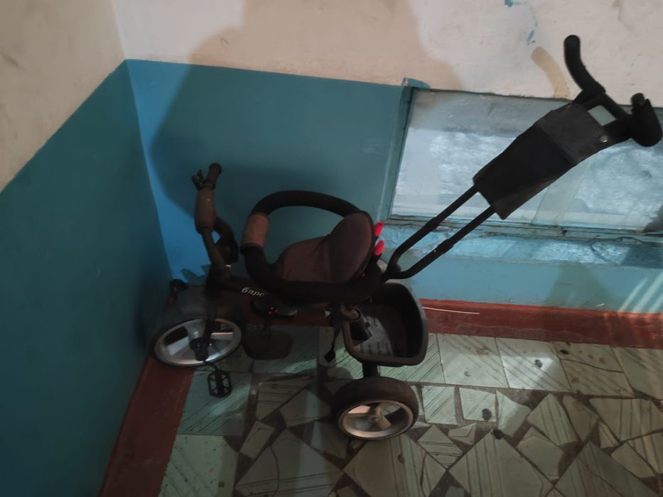 Трёх колесный велосипед коляска в хорошем состоянии