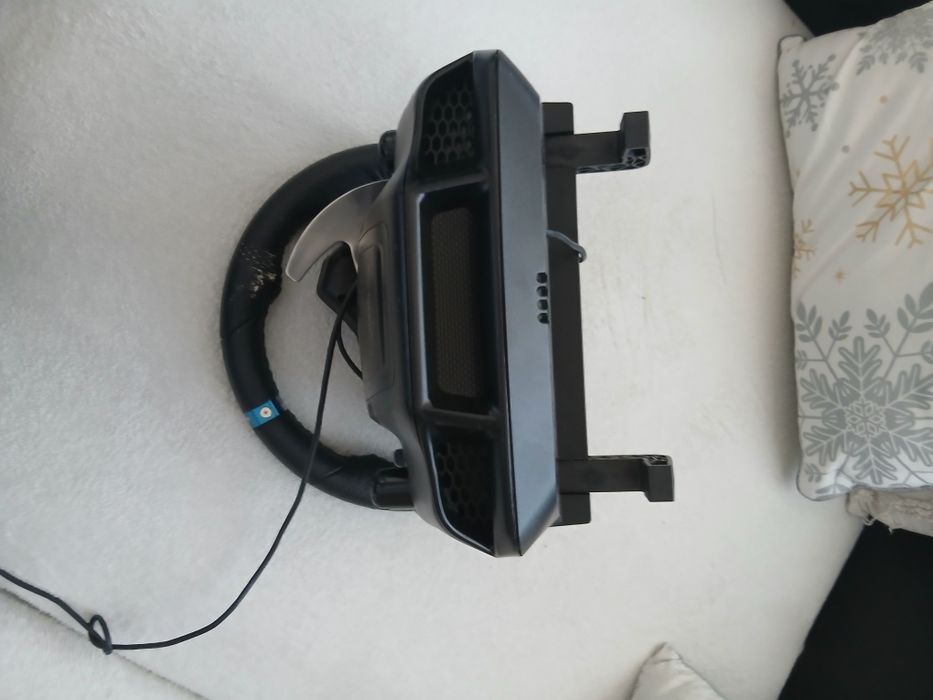 Joc cu volan si pedale pentru Ps 4