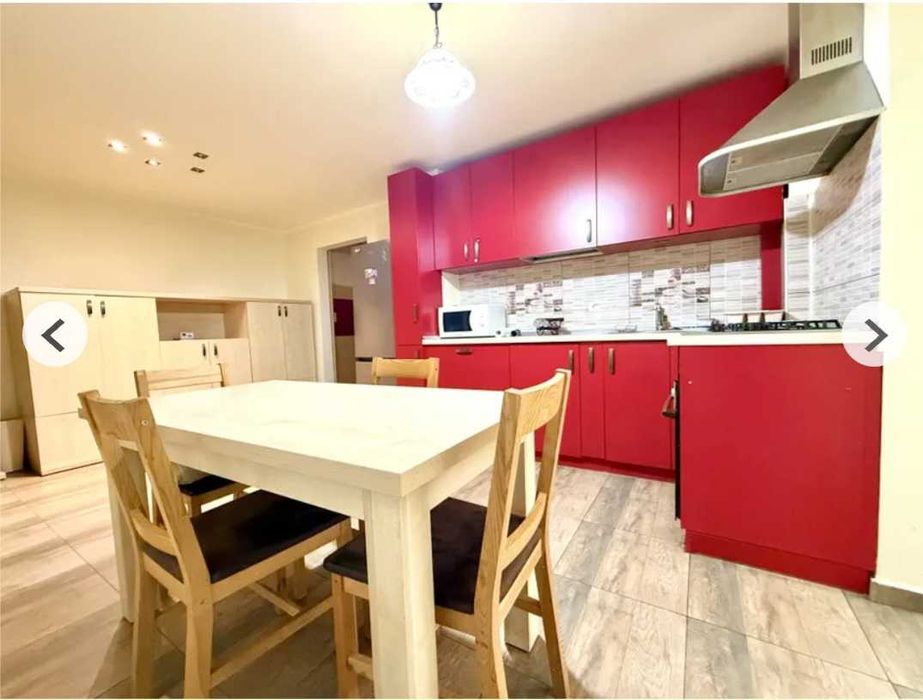 Ofer spre inchiriere apartament cu 3 camere