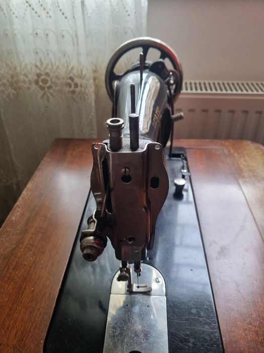 Mașină de cusut Pfaff de epocă