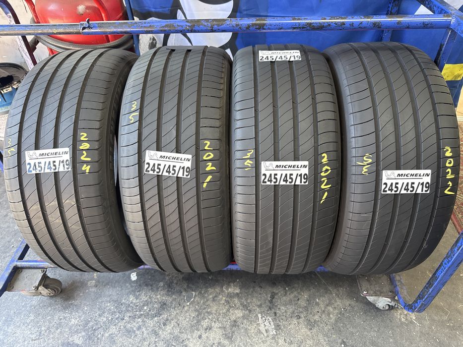 245/45/19 Michelin