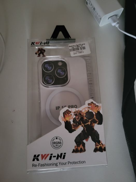 Продам чехол на айфон 15 про