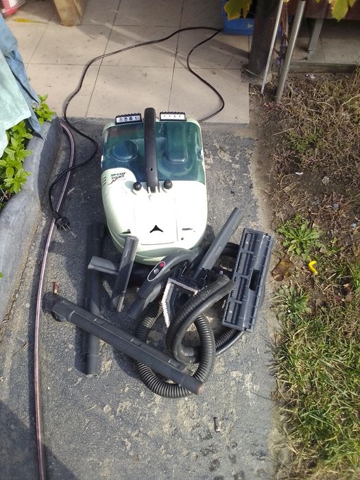 Vând aspirator cu injecție,abur