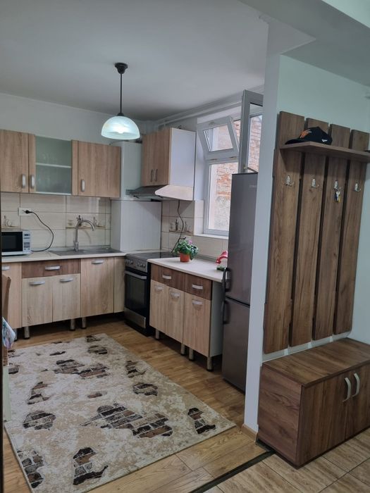 Închiriez ap ultracentral cu 2 camere