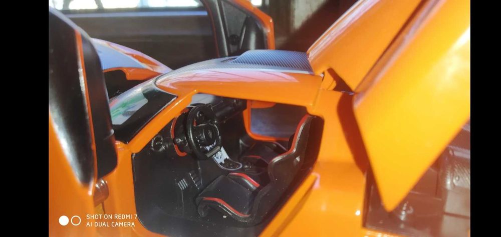 Машинка игрушки Koenigsegg