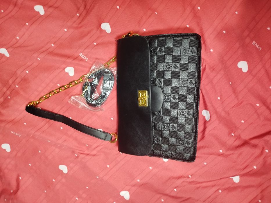 Yangi sumka ayollardiku