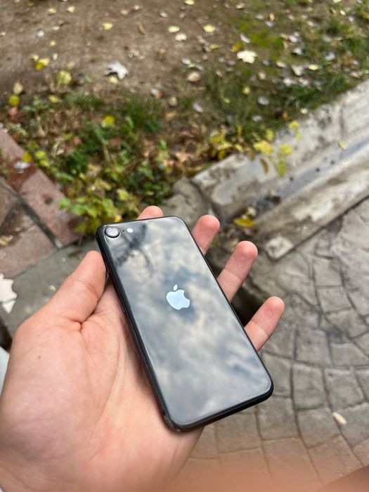 Iphone Se juda ajoyib telfon yili 2021