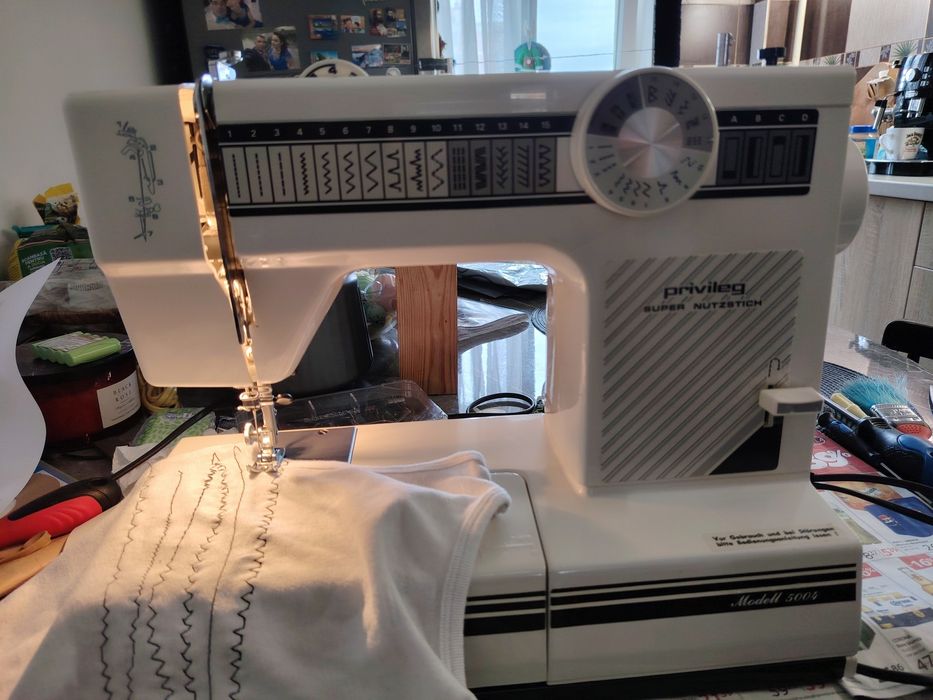 Mașina de cusut Pfaff,   Eva ,Aeg