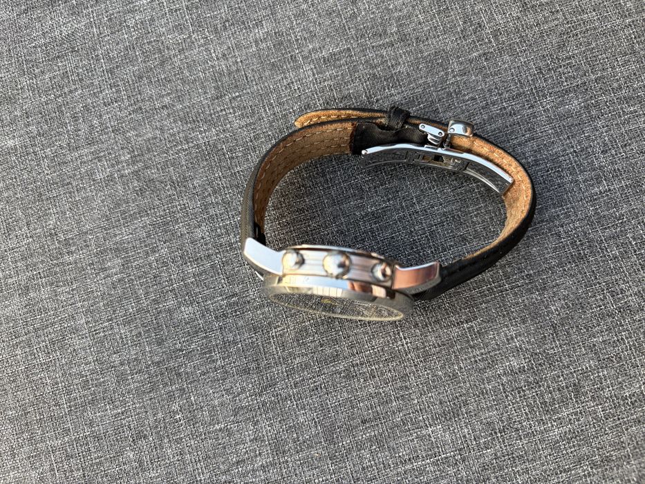 Tissot PRS 200 Chronograph – cadran negru rar, ace galbene, brățară sport, stare foarte bună