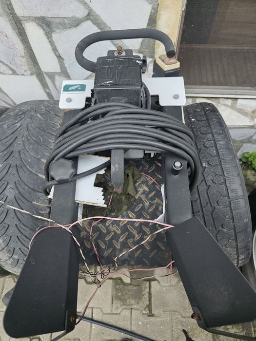 Продавам автоматична дървоцепачка
