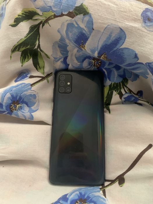 Samsung A51 хороший