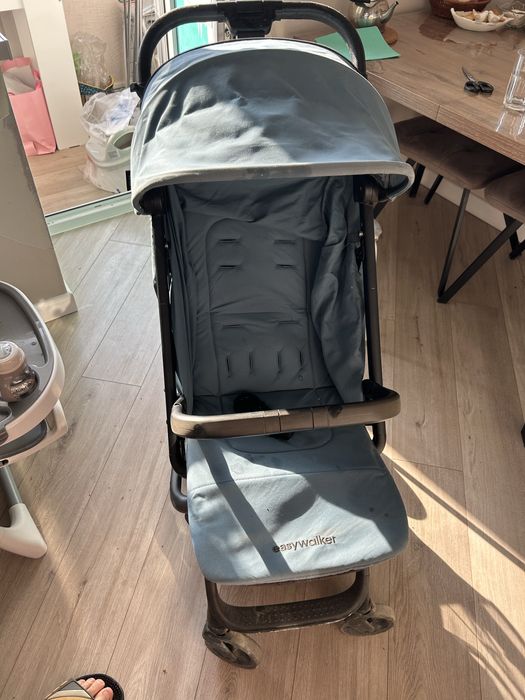 Продам коляску easy walker