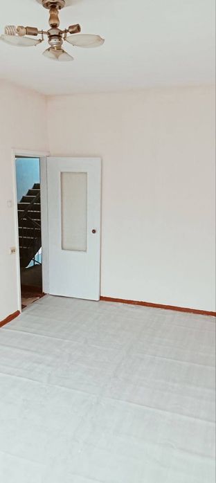 СРОЧНО 1/3/4 Чиланзар 8-квартал Малика Гостиница продаётся квартира ÷