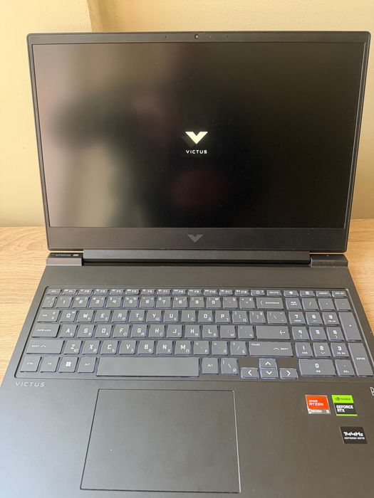 HP VICTUS гейминг лаптоп