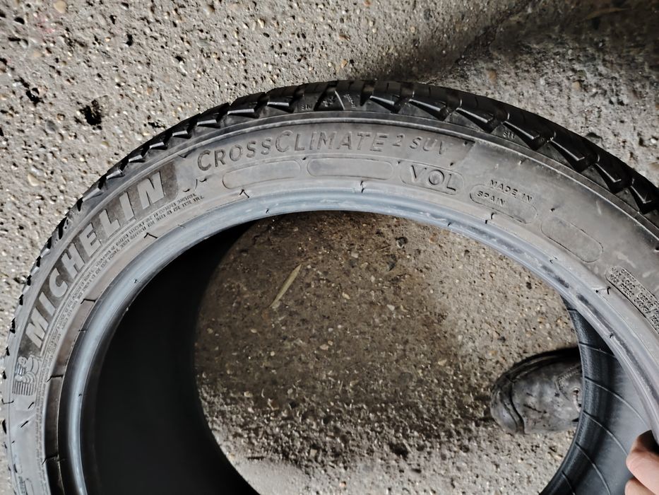 255/40 R20 Michelin Cross climate SUV DOT 2622 M+S