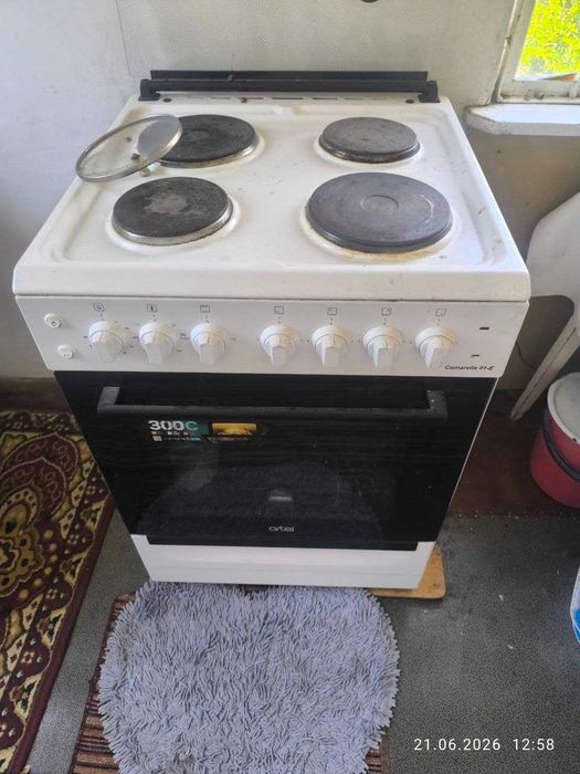 Продам Срочно Электра Плиту Arel