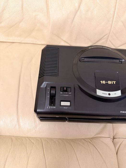 SEGA Mega Drive + Mega-CD II (Omega CD)